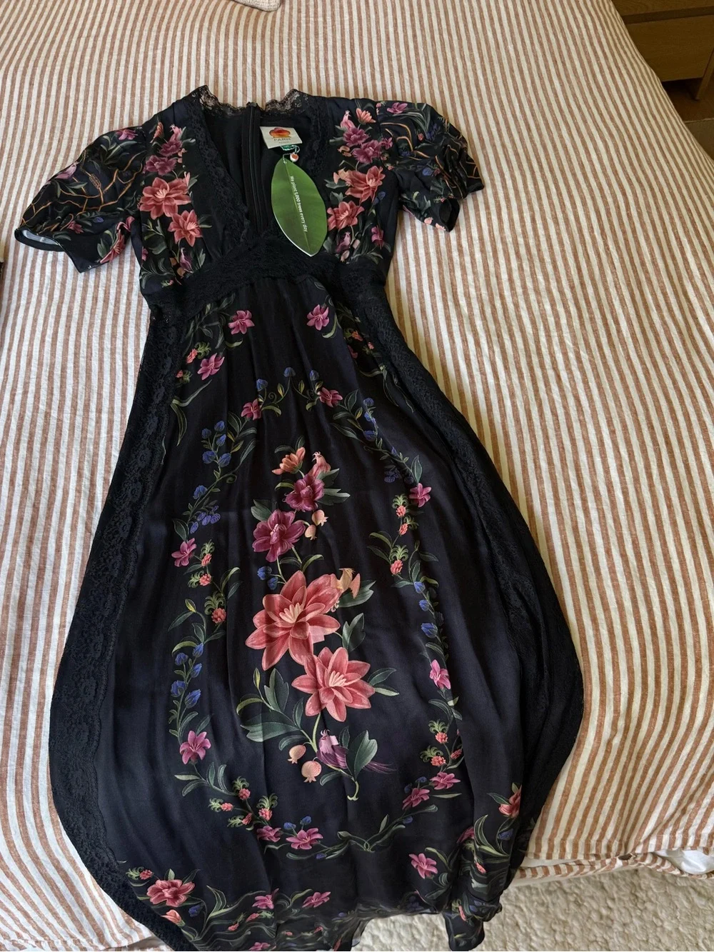 FARM Rio Black Floral V-Neck Maxi Dress (brand new) - Picture 4 of 6